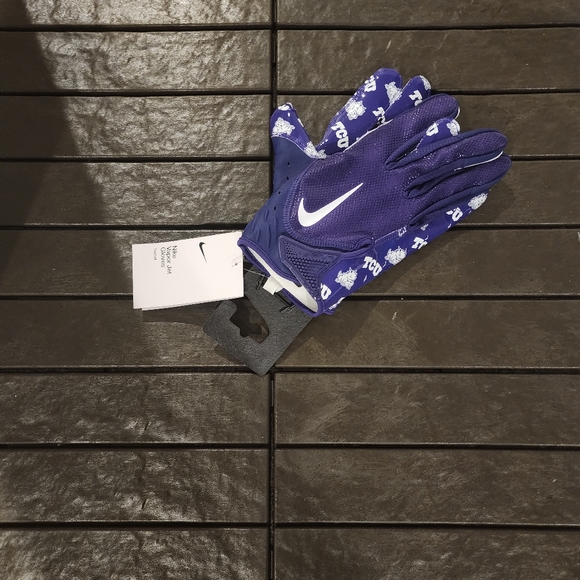 Men's Nike TCU Horned Frogs Team Issued Vapor Football Jet 7.0 Gloves - Picture 12 of 13